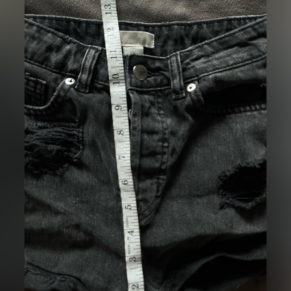 H&M Denim High Rise Distressed Cuff Cut Off Jean Shorts Summer Casual Black 6 - Picture 9 of 10